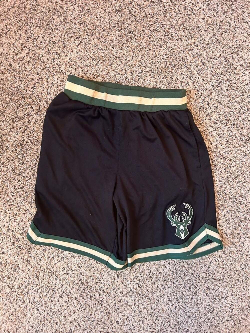 Ultra Game NBA Milwaukee Bucks Shorts Size M Black Mesh Basketball
